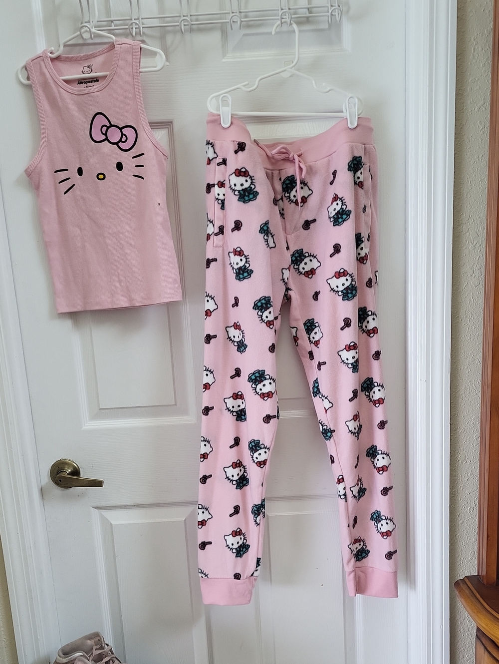 Hello Kitty Pink Tank Top and Printed Pink Lounge Pants